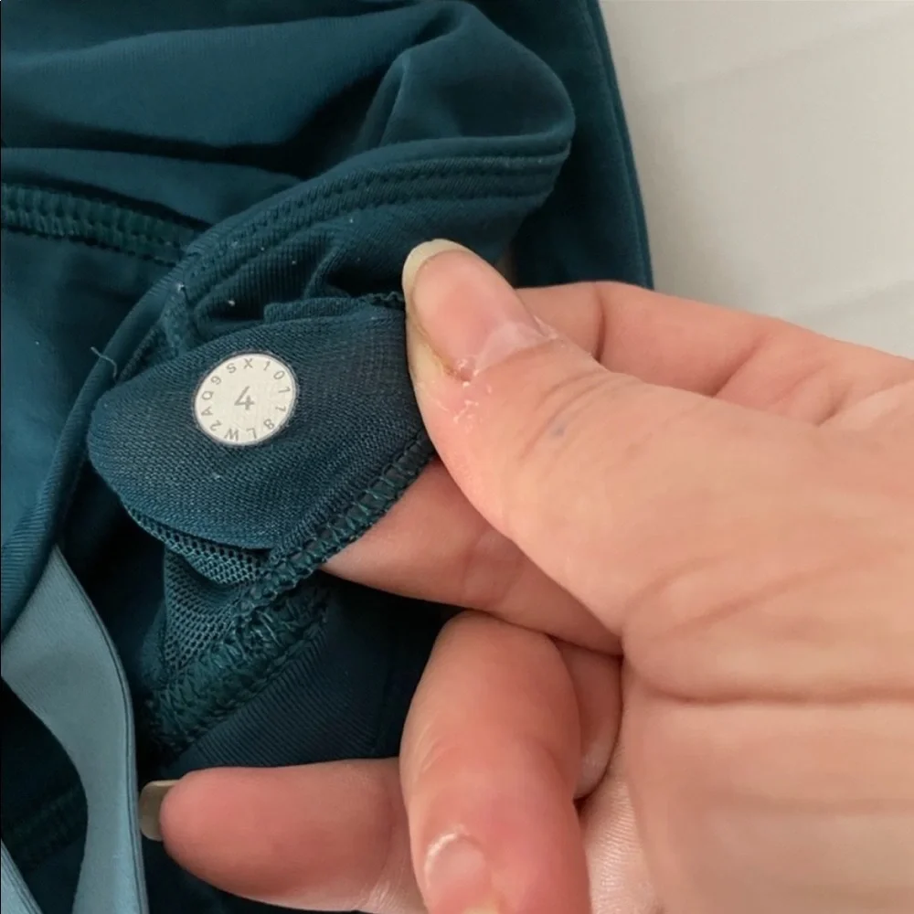 Lululemon Free To Be Moved Bra size 4 Deep Uniform Blue - Picture 2 of 8